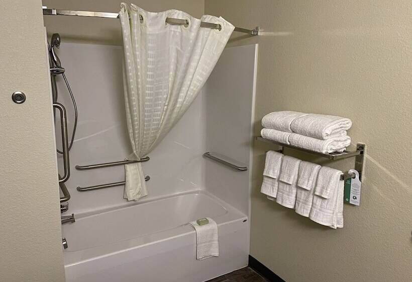 Otel Cobblestone Inn & Suites Forest City