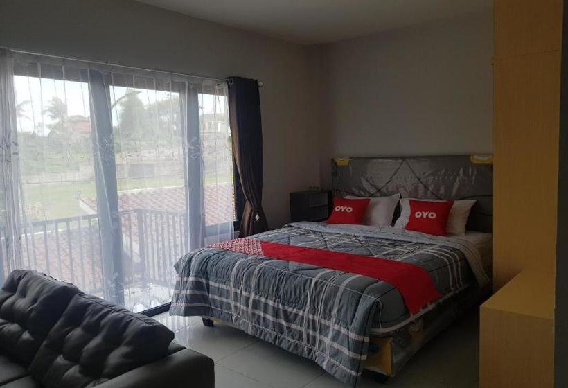 هتل Oyo 1352 Jember Town Square Residence