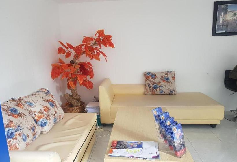 هتل Oyo 1352 Jember Town Square Residence