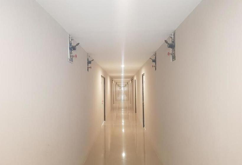 هتل Oyo 1352 Jember Town Square Residence