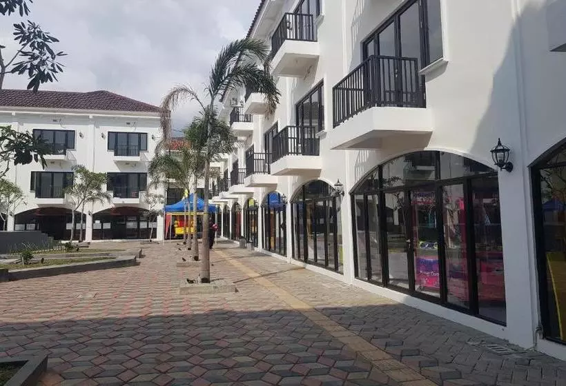Hotel Oyo 1352 Jember Town Square Residence