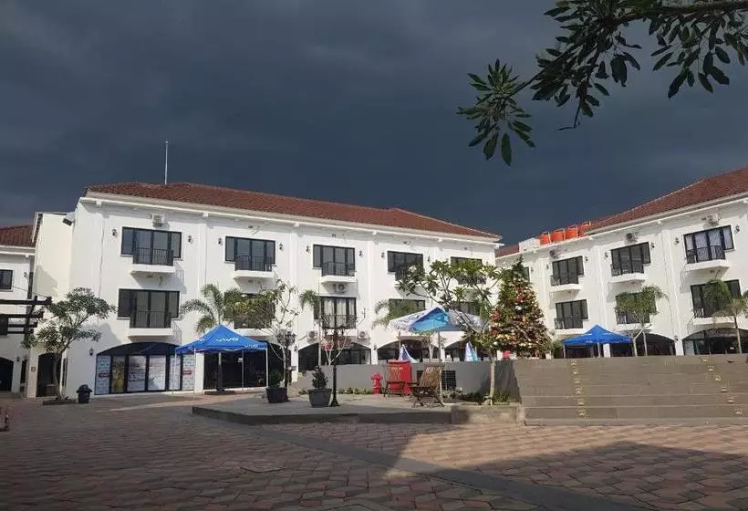 Hotel Oyo 1352 Jember Town Square Residence