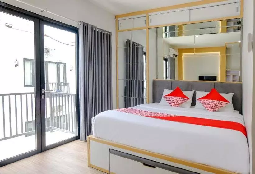 Hotel Oyo 1352 Jember Town Square Residence