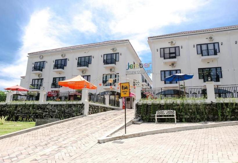 هتل Oyo 1352 Jember Town Square Residence