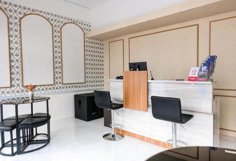 هتل Oyo 1352 Jember Town Square Residence