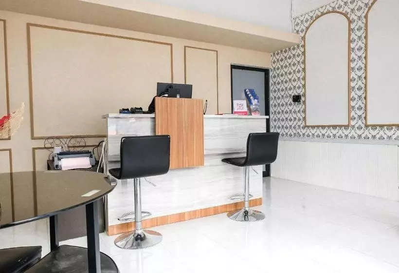Hotel Oyo 1352 Jember Town Square Residence