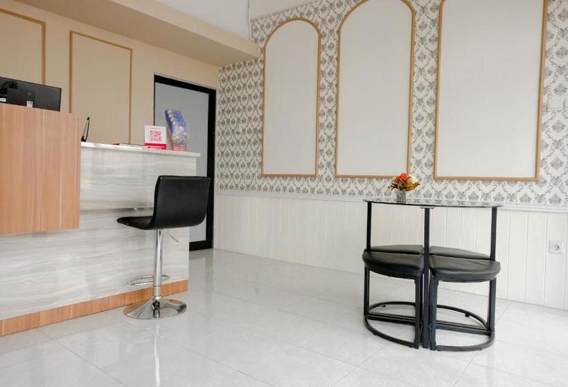 هتل Oyo 1352 Jember Town Square Residence