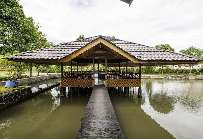 בית מלון כפרי Reddoorz Syariah At Bumi Eyang Enin Homestay Tasikmalaya