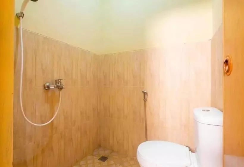 Hotelli Reddoorz Syariah At Bumi Eyang Enin Homestay Tasikmalaya