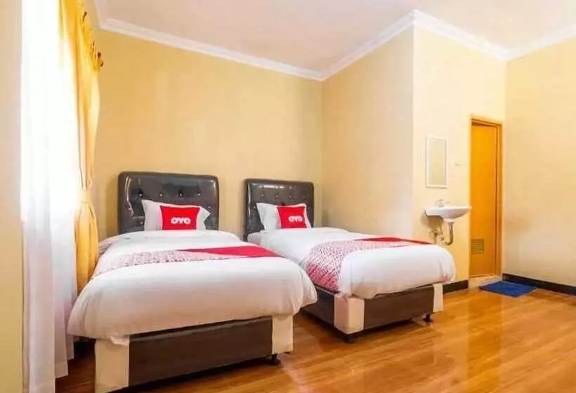 Hotelli Reddoorz Syariah At Bumi Eyang Enin Homestay Tasikmalaya