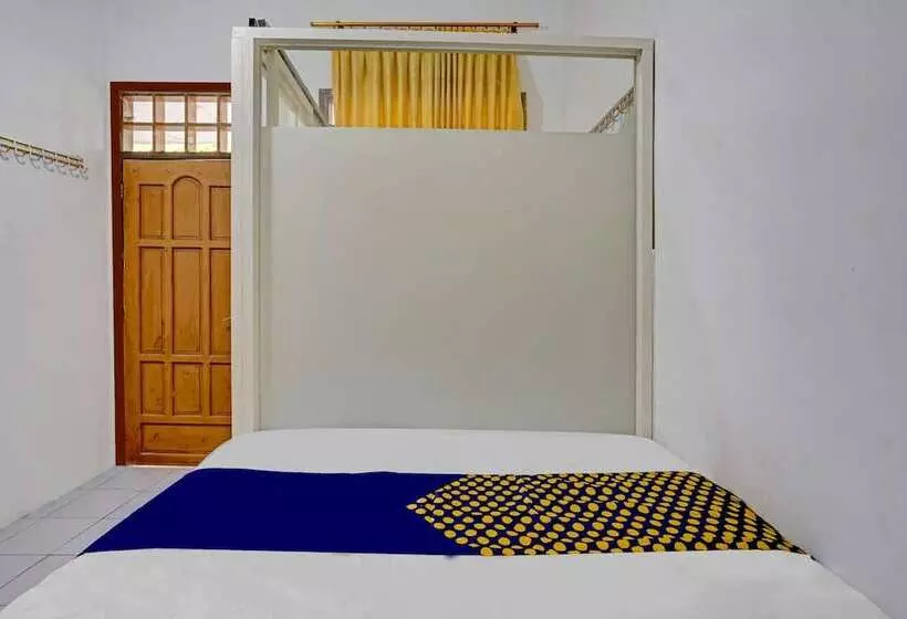 Hotelli Reddoorz Syariah At Bumi Eyang Enin Homestay Tasikmalaya