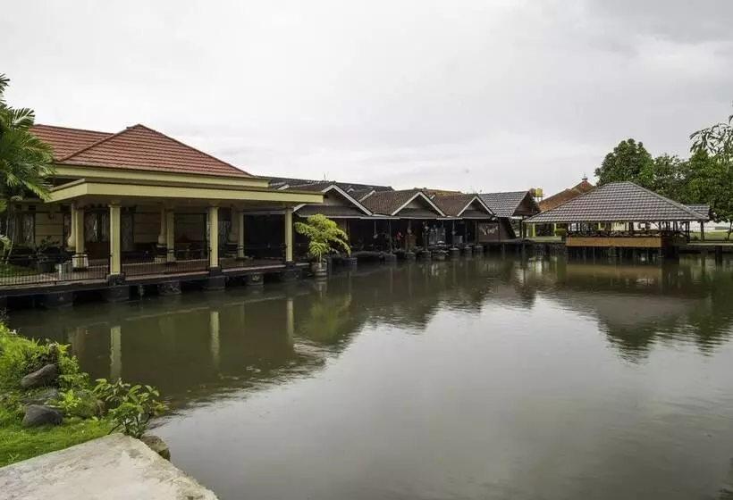 Hotelli Reddoorz Syariah At Bumi Eyang Enin Homestay Tasikmalaya