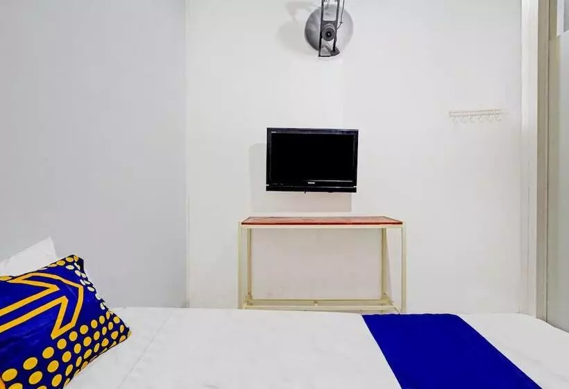 Hotelli Reddoorz Syariah At Bumi Eyang Enin Homestay Tasikmalaya