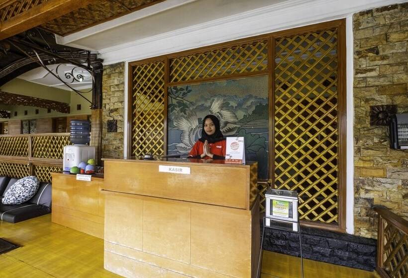 בית מלון כפרי Reddoorz Syariah At Bumi Eyang Enin Homestay Tasikmalaya