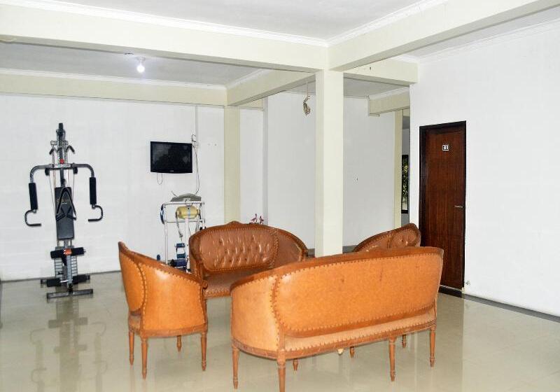 فندق Oyo 2731 Mim Guest House