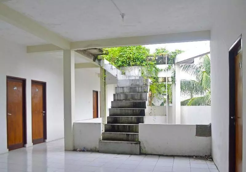 Hotelli Oyo 2731 Mim Guest House