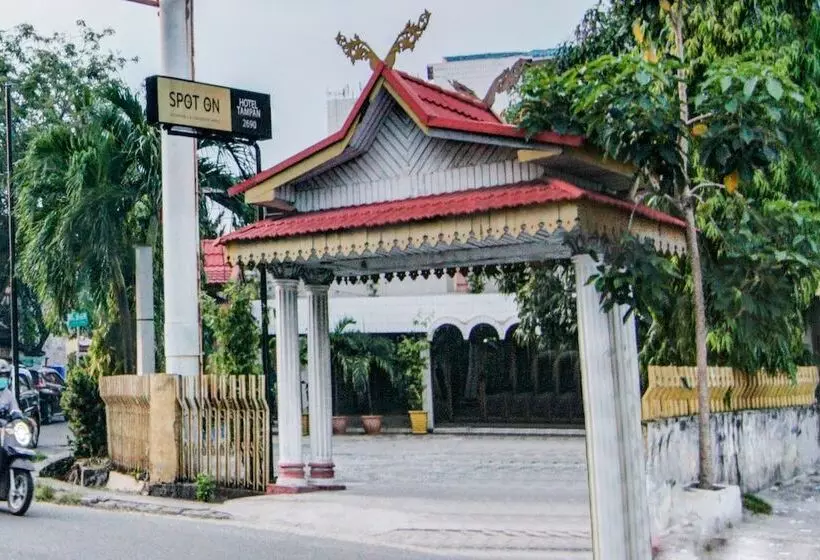 Hotelli Spot On 2690  Tampan