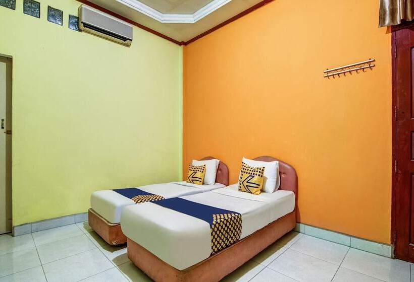 בית מלון כפרי Spot On 2690  Tampan