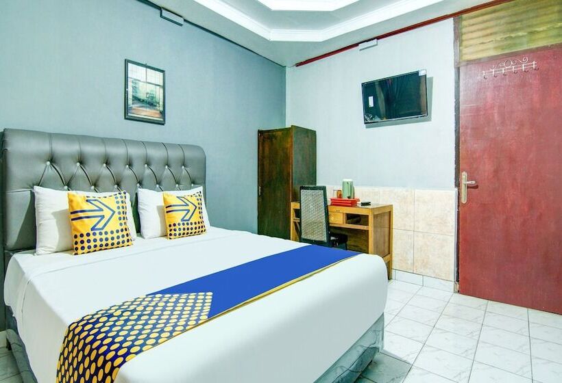 בית מלון כפרי Spot On 2690  Tampan