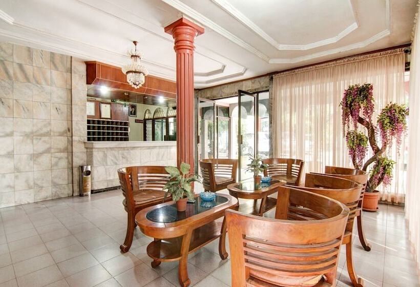 בית מלון כפרי Spot On 2690  Tampan