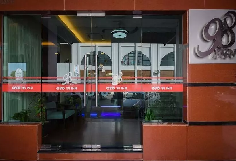 ホテル Oyo 89775 98inn