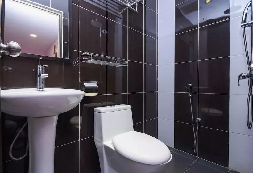 ホテル Oyo 89775 98inn