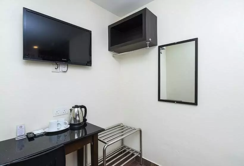 ホテル Oyo 89775 98inn