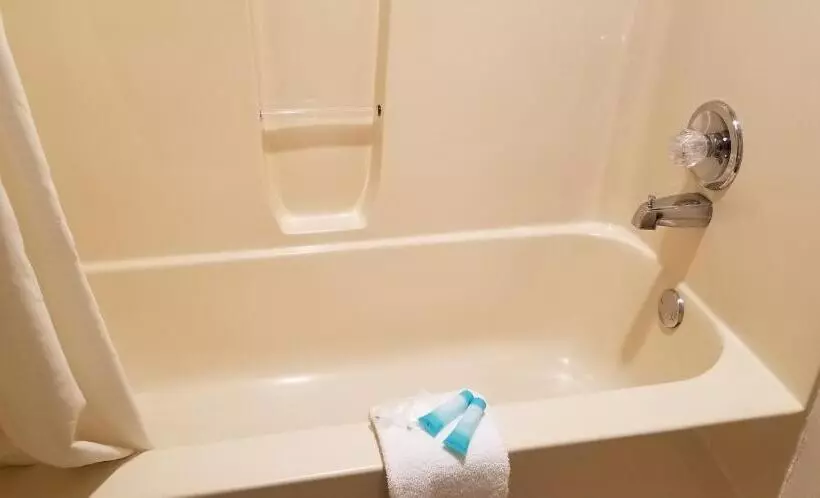 ホテル The Parkwood Inn & Suites