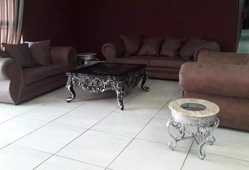 هتل Wccc Convention Centre