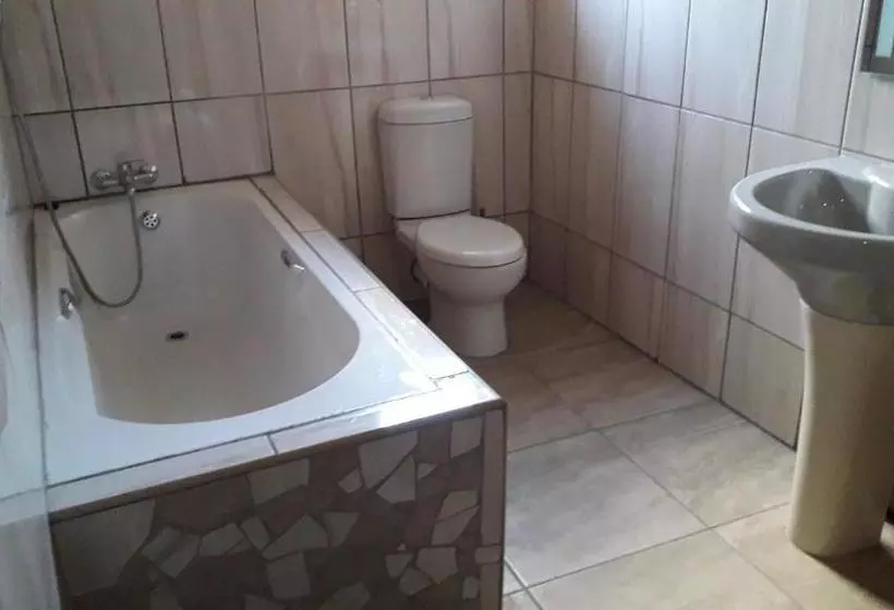 هتل Wccc Convention Centre