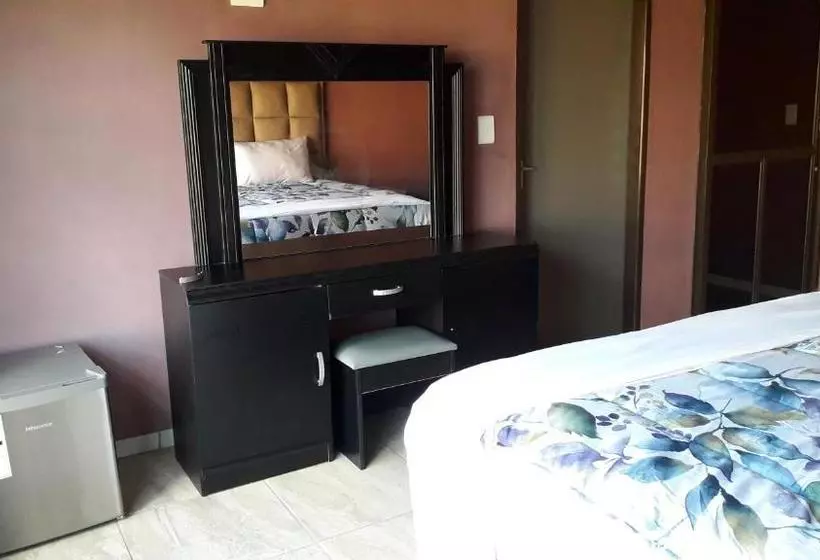 هتل Wccc Convention Centre