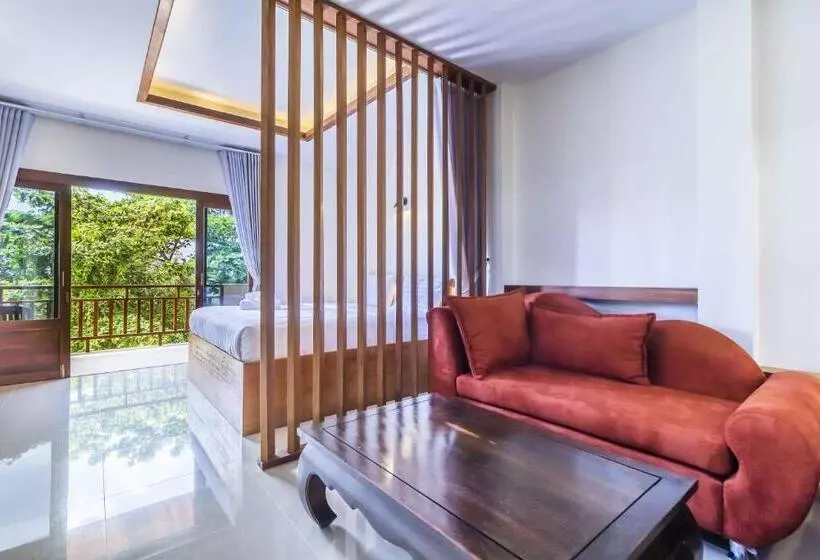 Wyh Hotels