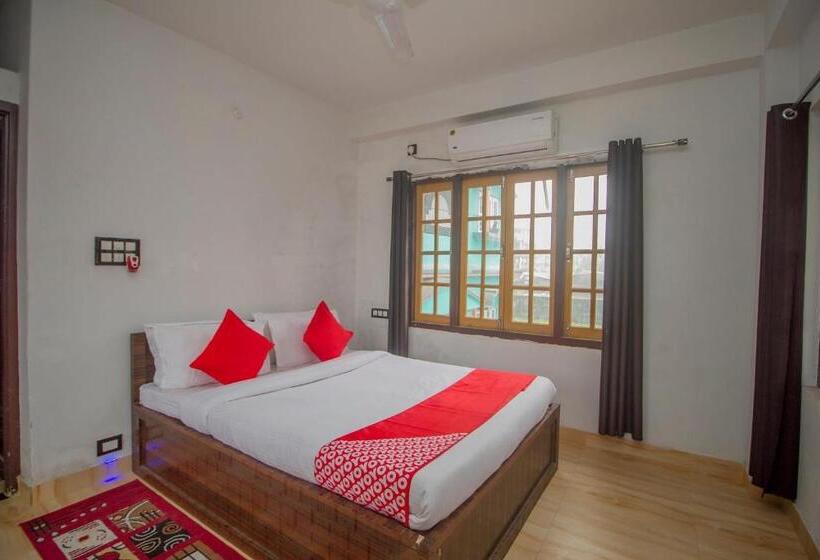 هتل Collection O Four Fox Suits