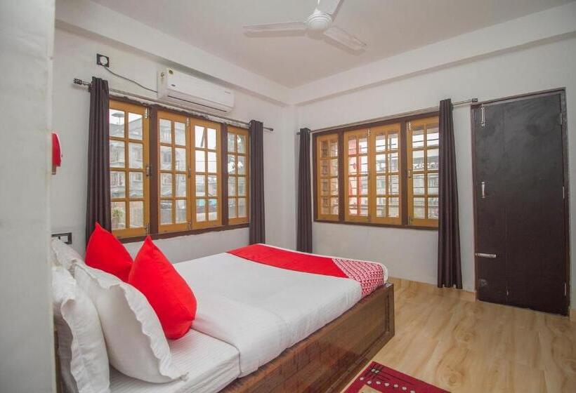 هتل Collection O Four Fox Suits