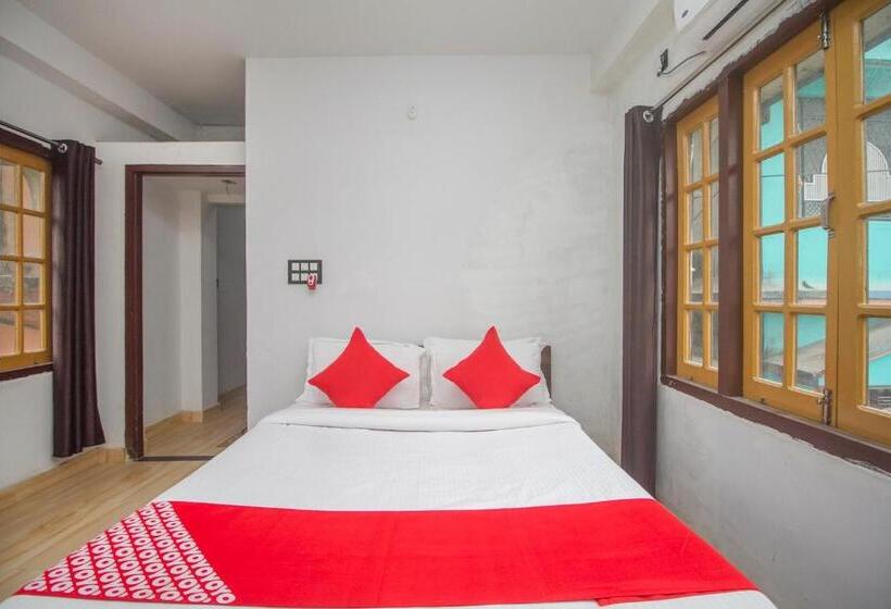 هتل Collection O Four Fox Suits