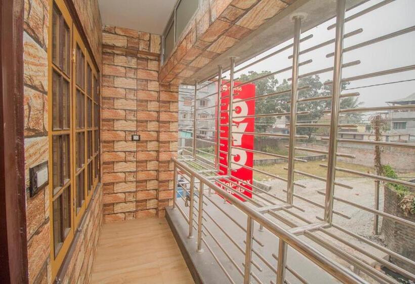 هتل Collection O Four Fox Suits