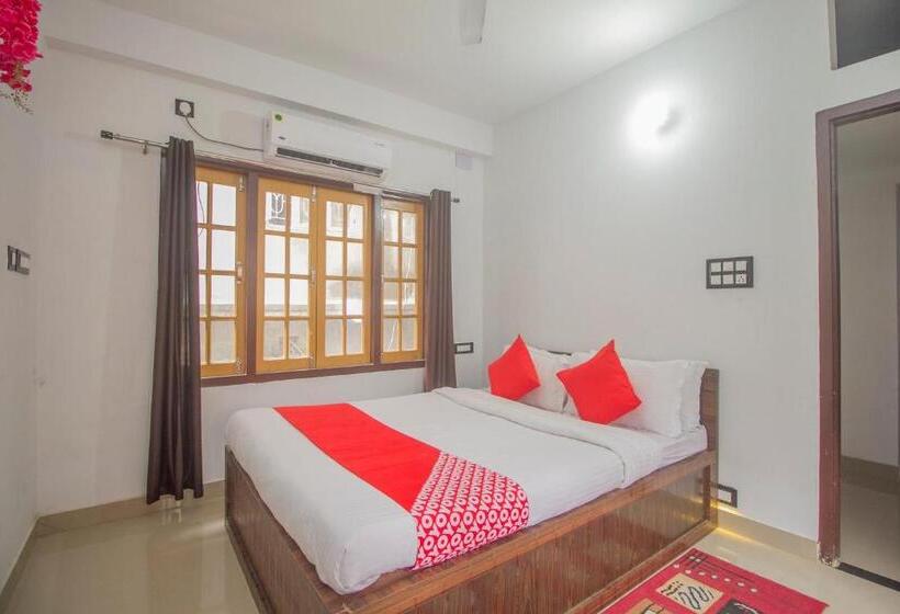 هتل Collection O Four Fox Suits