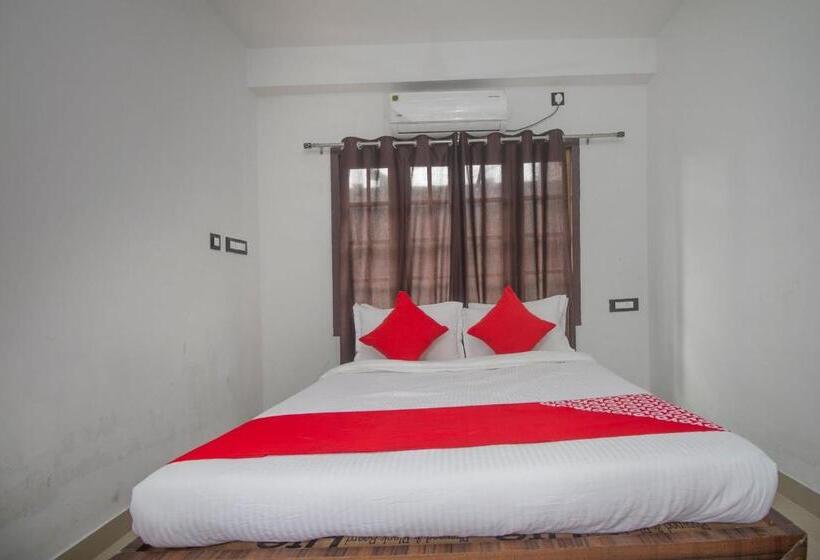 هتل Collection O Four Fox Suits