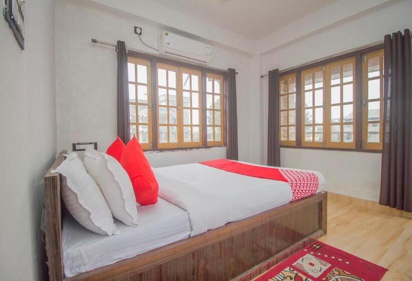 هتل Collection O Four Fox Suits