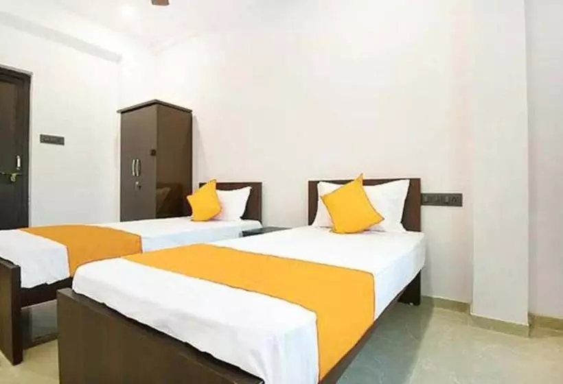 هتل Oyo 49945 Aloha Service Apartment