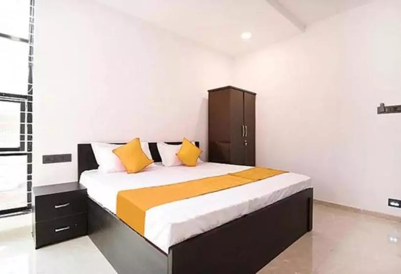 هتل Oyo 49945 Aloha Service Apartment