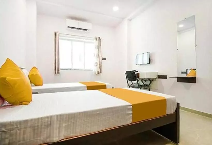 هتل Oyo 49945 Aloha Service Apartment