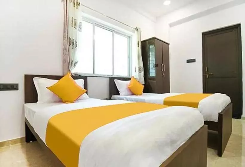 هتل Oyo 49945 Aloha Service Apartment