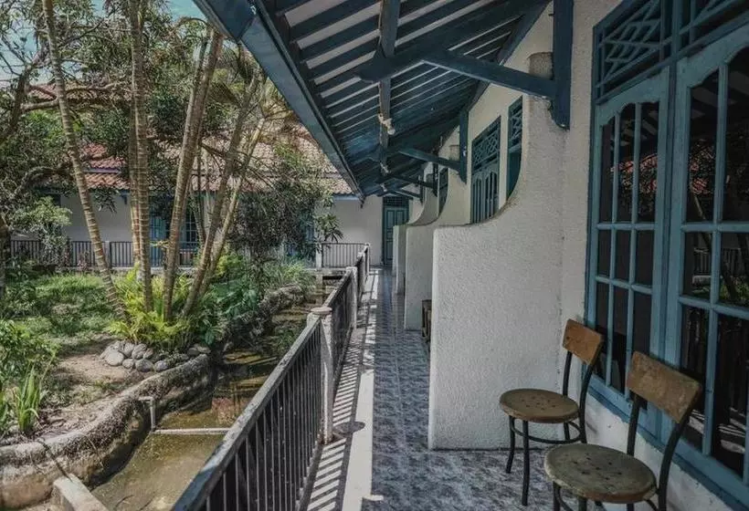 هتل Reddoorz Near Pantai Florida Anyer