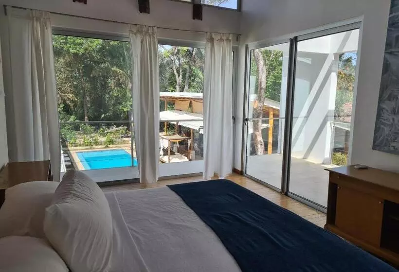 ホテル Ride On Beach House