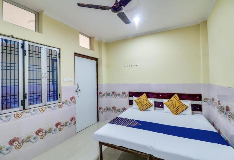 酒店 Spot On 63477 Aashirwad Guest House