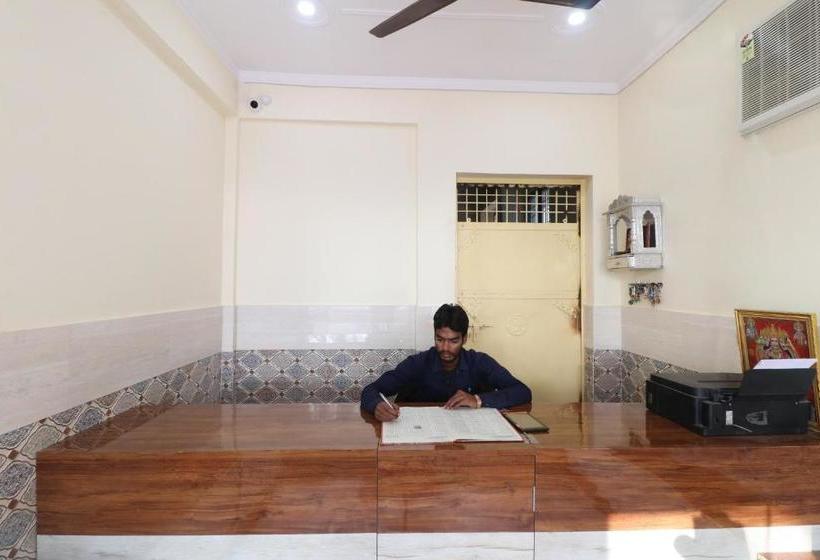 酒店 Spot On 63477 Aashirwad Guest House