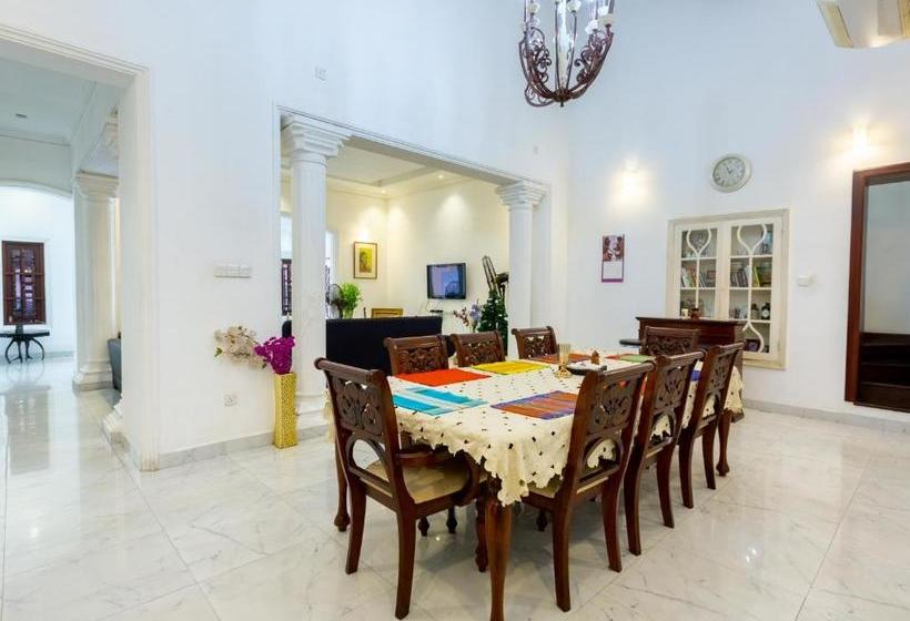 Отель Yoho Mount Republic