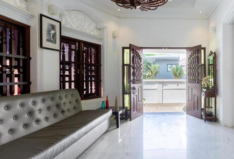 Отель Yoho Mount Republic