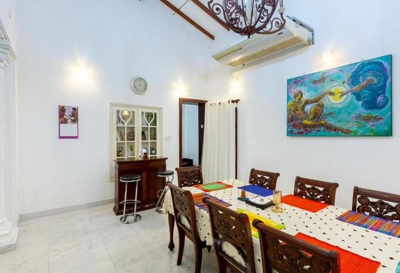 Отель Yoho Mount Republic